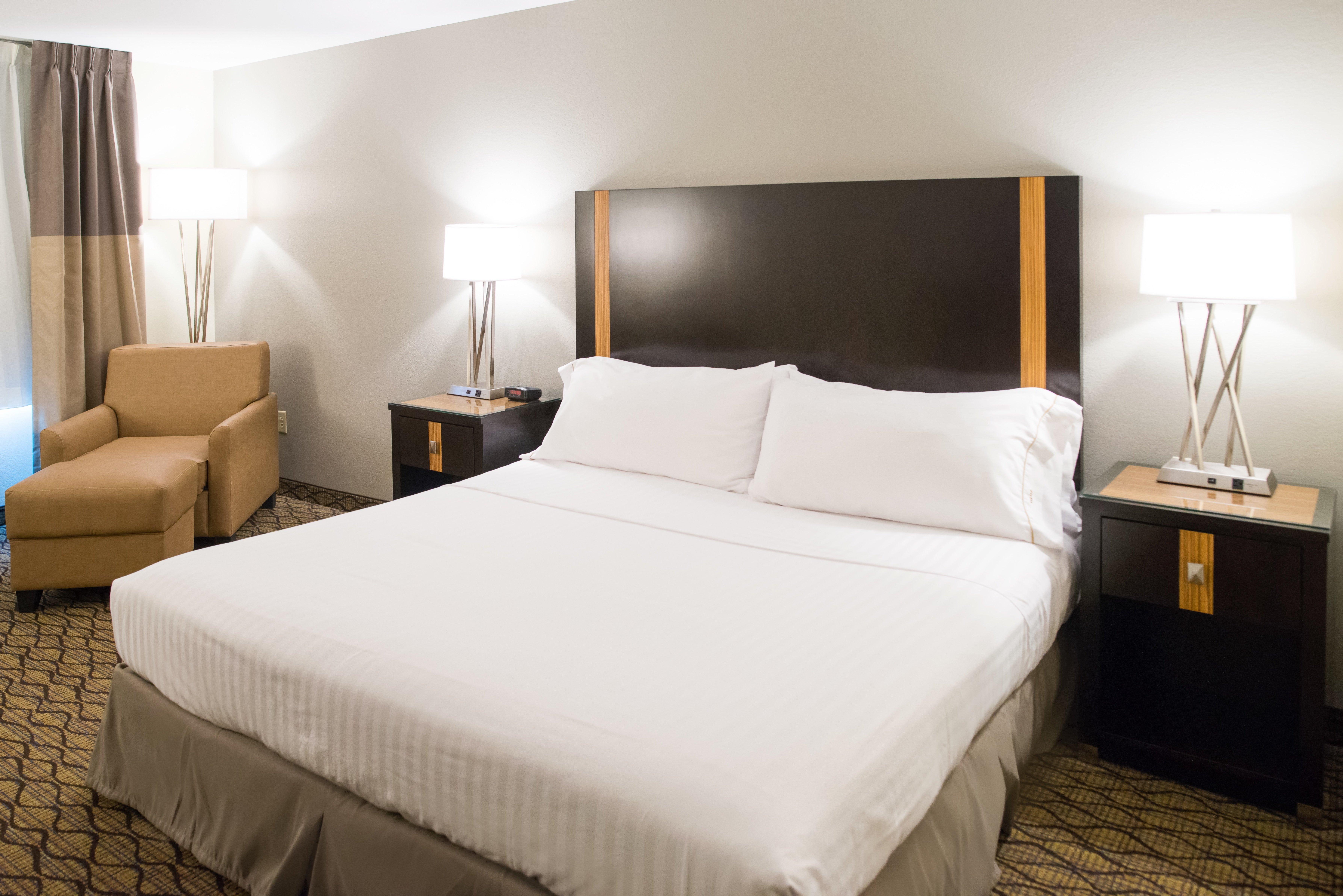 Holiday Inn Express Hotel & Suites Chanhassen By Ihg Exterior foto