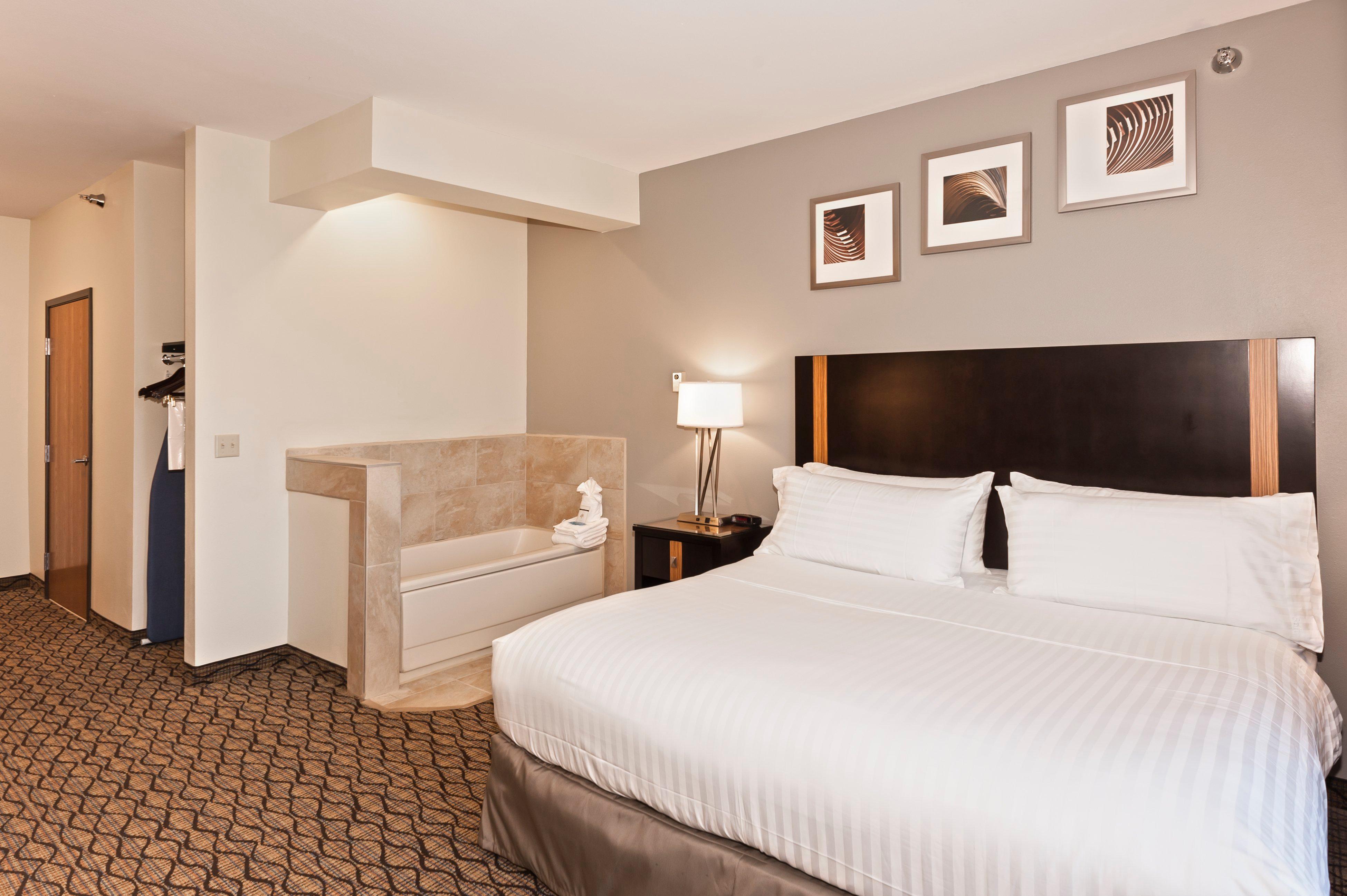 Holiday Inn Express Hotel & Suites Chanhassen By Ihg Exterior foto