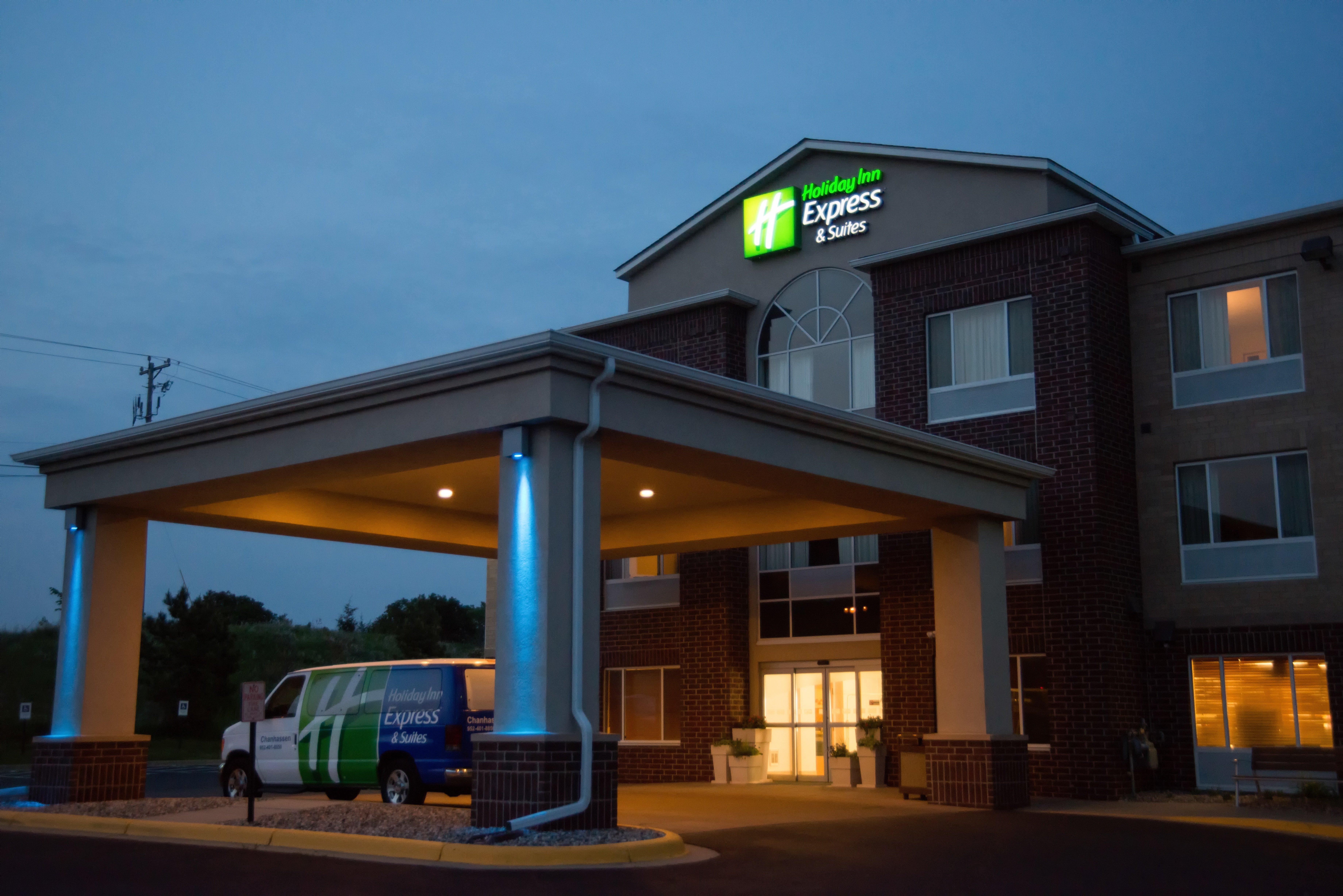 Holiday Inn Express Hotel & Suites Chanhassen By Ihg Exterior foto