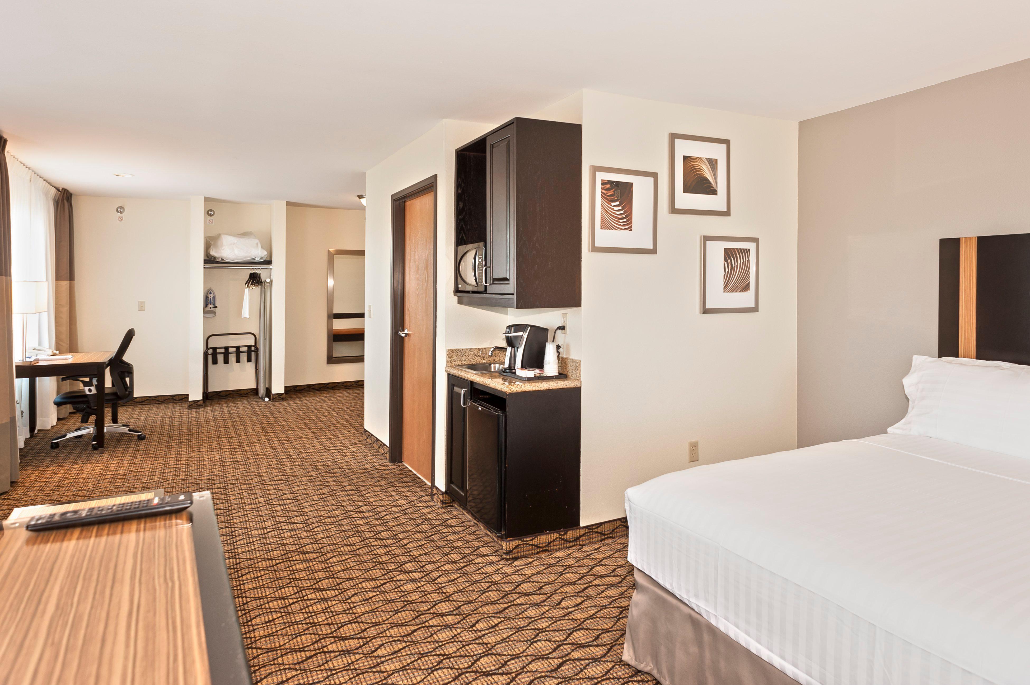 Holiday Inn Express Hotel & Suites Chanhassen By Ihg Exterior foto